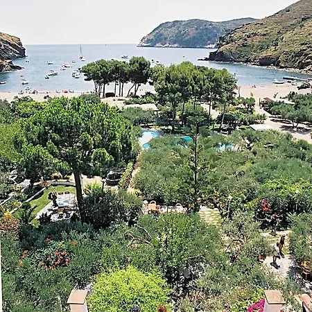 Cala Joncols Roses
